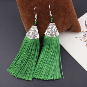 ** BRAND NEW ** Beautiful Green Tassel Earrings